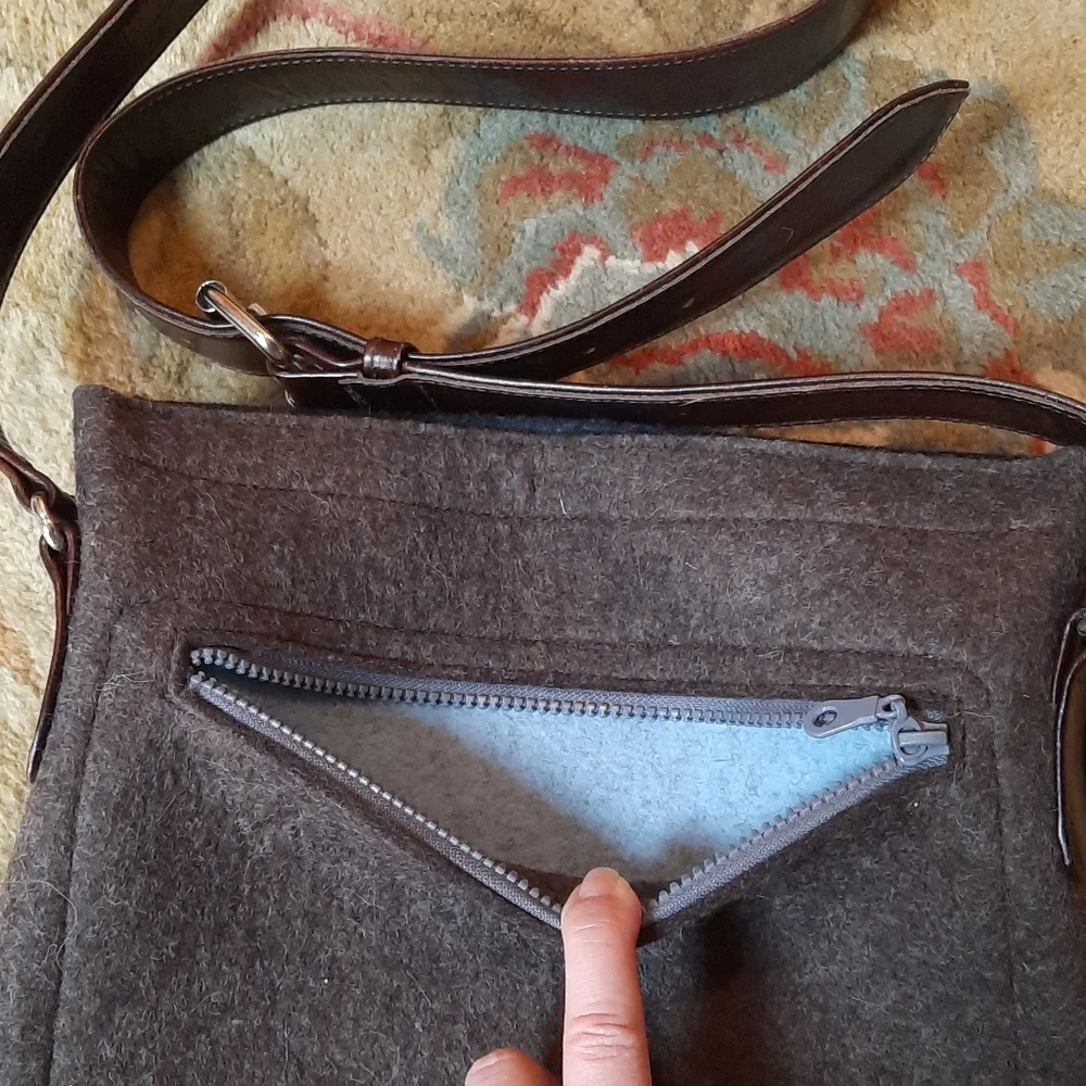 GRAF LANTZ • FELT MESSENGER BAG